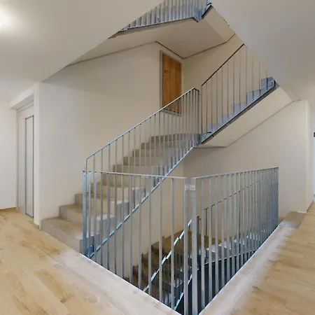 Apartment Furnished Studio #103 - Swiss *