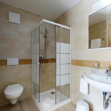Furnished Studio #103 - Swiss 公寓 *