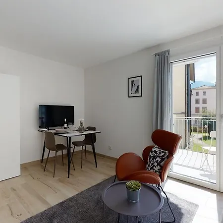 Apartment Furnished Studio #103 - Swiss